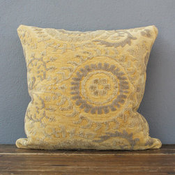 grimsley pillow &ndash; butter - Decorative Pillows