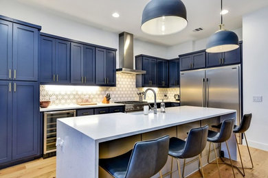 Kitchen - kitchen idea in Austin