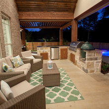 Outdoor Kitchen