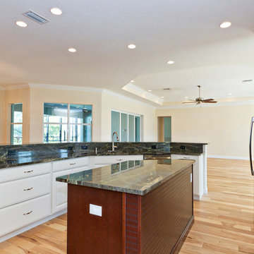 Key West Style "Beau Rivage" Waterfront/2 garages/workout room