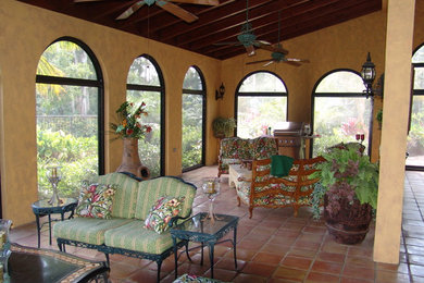 Traditional exterior home idea in Tampa