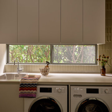 Expansive Cook's Kitchen