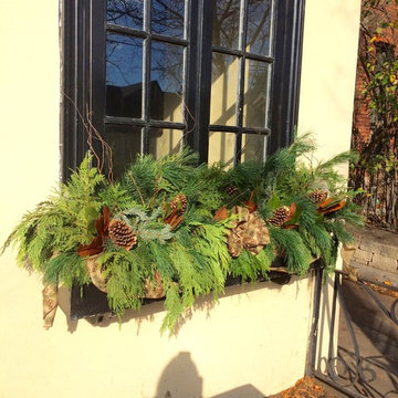 F'Amelia Restaurant Christmas Decorating of Enterance