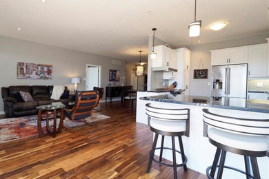 Living room - transitional living room idea