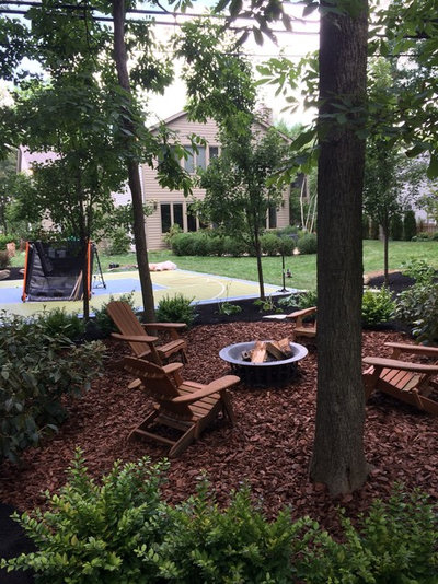 Traditional Landscape by Gardens By Monette, LLC