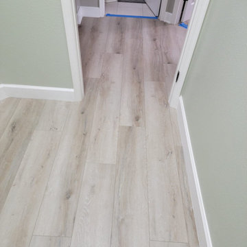 Vinyl Flooring / LVP - Luxury Vinyl Plank