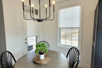 Example of a dining room design in Toronto
