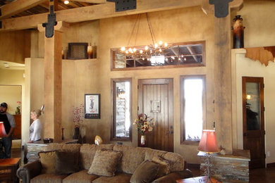 Example of an eclectic living room design in Phoenix
