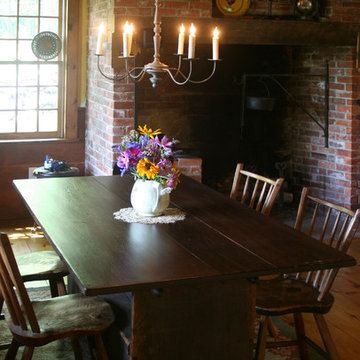 Historic  Replica Colonial