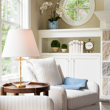Classic Lakeside Cottage