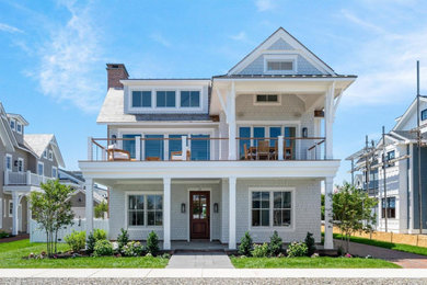 Coastal two-story house exterior idea in Philadelphia