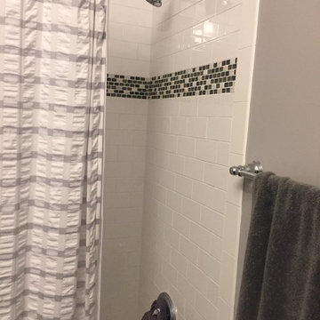 Shower with Mosaic Accent
