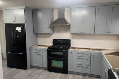 Kitchen - kitchen idea in Albuquerque