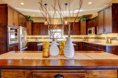 Arts and crafts kitchen photo in St Louis