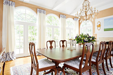 Traditional dining room in Richmond.