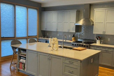 Example of a kitchen design in Minneapolis