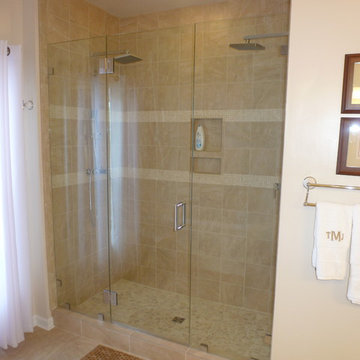 Frameless shower doors