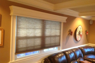 Game room - mid-sized traditional enclosed game room idea in New York with multicolored walls