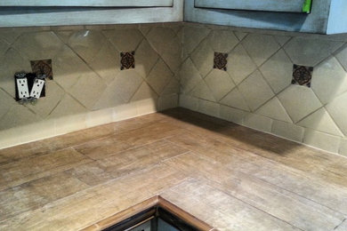 Kitchen - rustic kitchen idea in Orange County