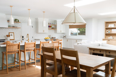 Example of a kitchen design in Sacramento