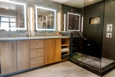 Example of a bathroom design in Miami