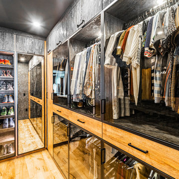 Two-Tone Walk-in Closet