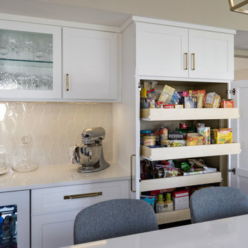 Plateau, Frost and Black With Langs Kitchen