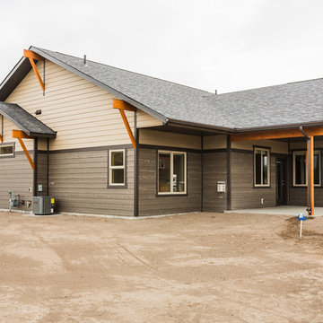Grants Meadows: The Garnet, Exterior