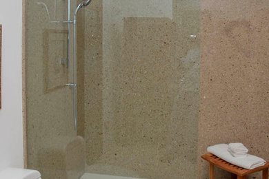 Example of a bathroom design in Los Angeles