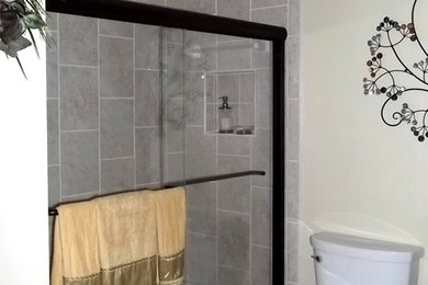 Example of a classic bathroom design in Louisville