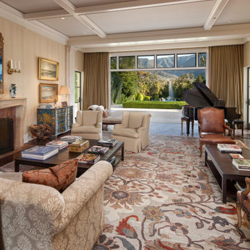 Traditional Living Room
