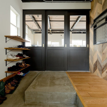 現しの鉄骨が印象的なNYスタイルのインダストリアル空間