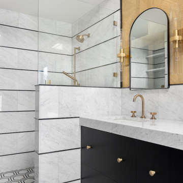 Geometric Bathroom Escape