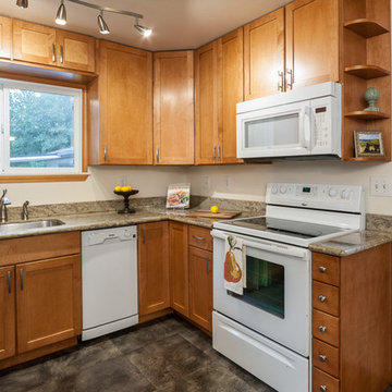 Rambler on a SUB-DIVIDABLE lot - For Sale!