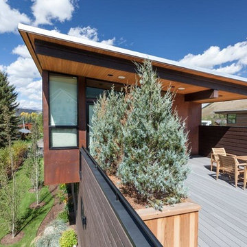 770 East Simpson