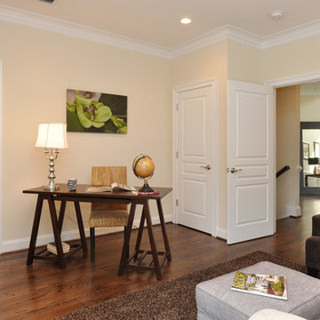 The McKinley - Guest Room, Office