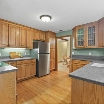 877 Chestnut Hill Road, Glastonbury, CT 06073