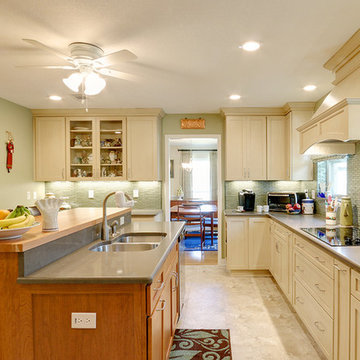 Traditional Kitchen in Pensacola, Florida
