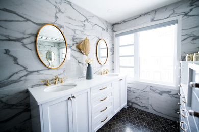 Example of a bathroom design in Denver