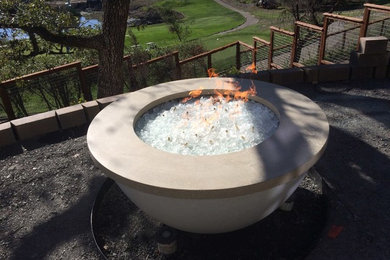Inspiration for a mid-sized landscaping in San Francisco with a fire pit for fall.