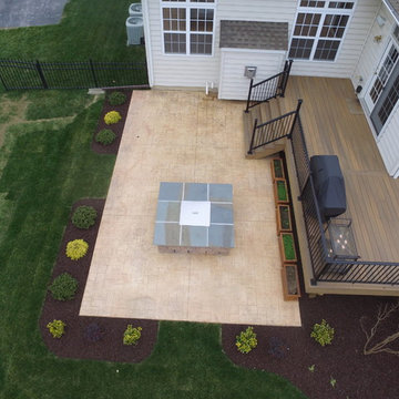 Timbertech legacy deck with aluminum rails with lighted post caps.