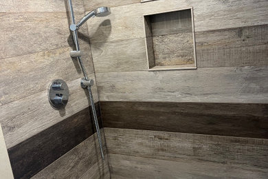 Example of a small bathroom design in Toronto with a freestanding vanity