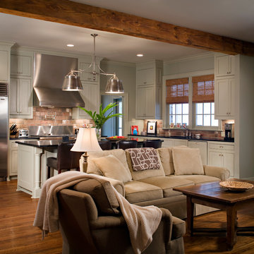 Revived Colonial in Baton Rouge, Louisiana