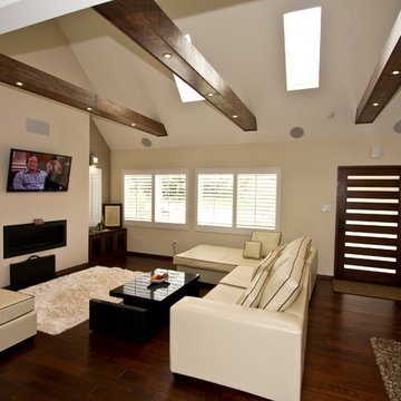 Vaulted Living Room, Repeat View