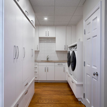 Contemporary Laundry Room