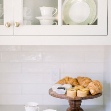 The Shabby-Chic Charmer