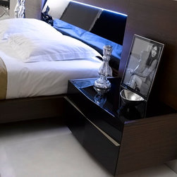 Barcelona Modern Bedroom Set - Products