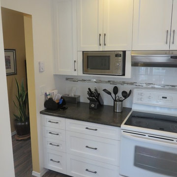 Contemporary White Shaker (Stephenson Point, Nanaimo)