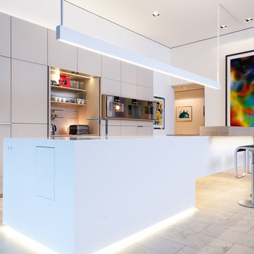 Luxusküche, Kücheninsel nahtlos aus Mineralwerkstoff