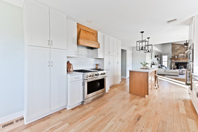 Inspiration for a mid-century modern kitchen remodel in Philadelphia